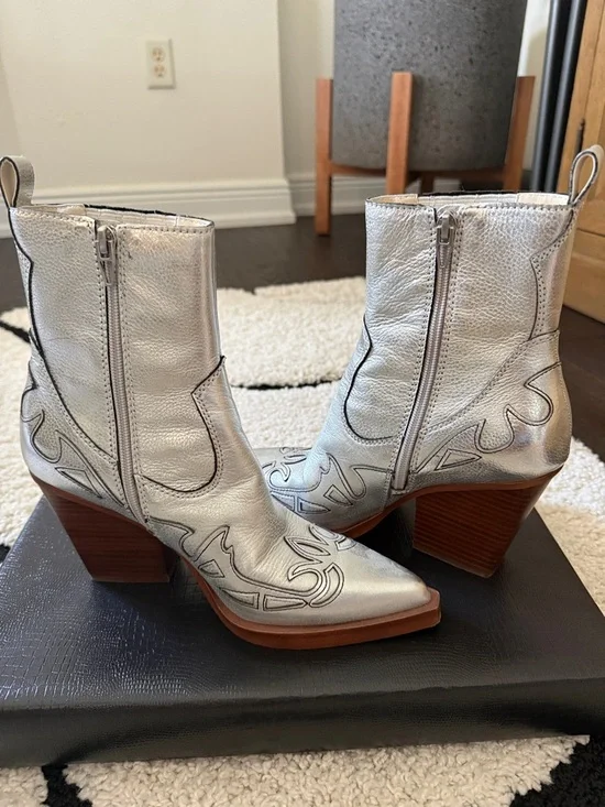 Dolce Vita Metallic Pointed Toe Western Ankle Boots - Women - Picture 4 of 7